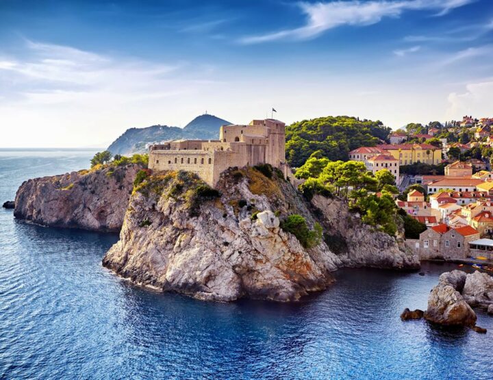Westeros, lieu emblématique de la série Game of Thrones. Westeros, lieu emblématique de la série Game of Thrones.