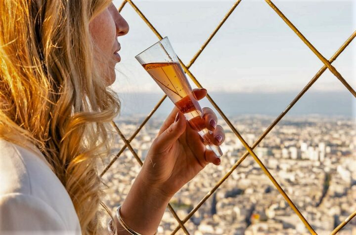 Le rooftop de la Tour Eiffel-Credit-Philippe Barbosa Le rooftop de la Tour Eiffel-Credit-Philippe Barbosa