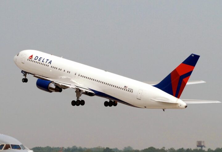 Delta 767-400 Credits Delta Air Lines