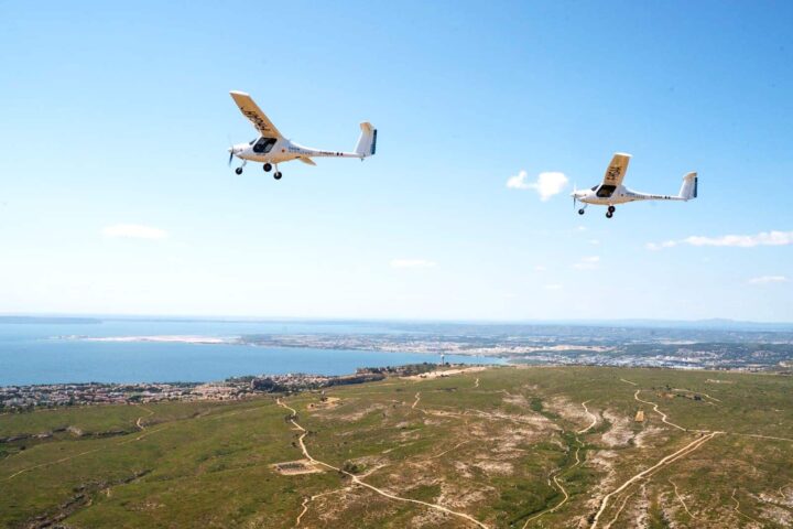 Le Pipistrel en vol au-dessus d’Aix. 2DR
