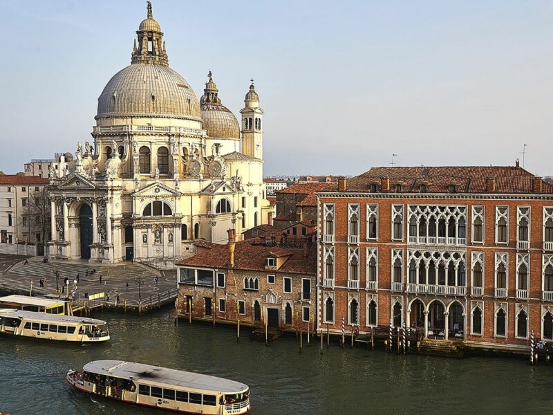 Panoramic-view-on-Grand-Canal-Sina Centurion-Palace.DR