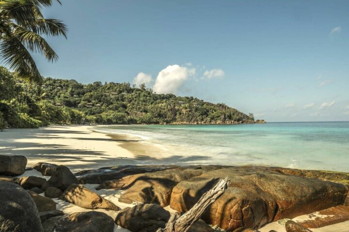 La plage du Four Seasons resort Seychelles.DR La plage du Four Seasons resort Seychelles.DR