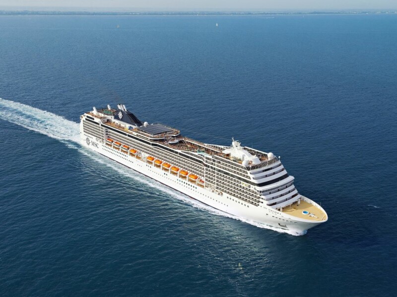 Le MSC MAGNIFICA vu d'avion. DR