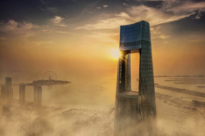 Le Ciel Dubaï Marina dans les nuages. DR Le Ciel Dubaï Marina dans les nuages. DR